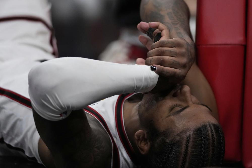 根据湖人随 根据湖人随