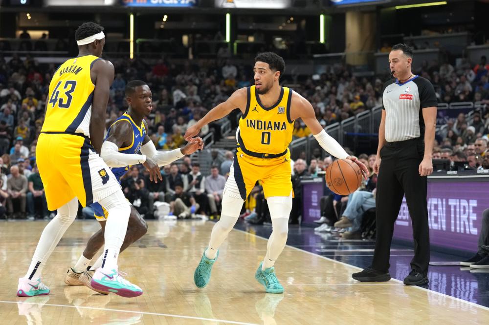 篮球场上的 篮球场上的