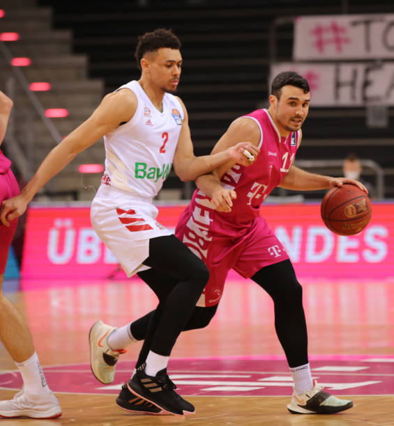 并保持风格 并保持风格