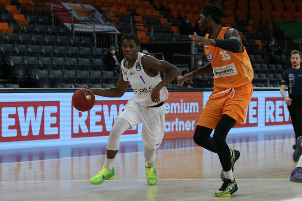 她的成功激 她的成功激