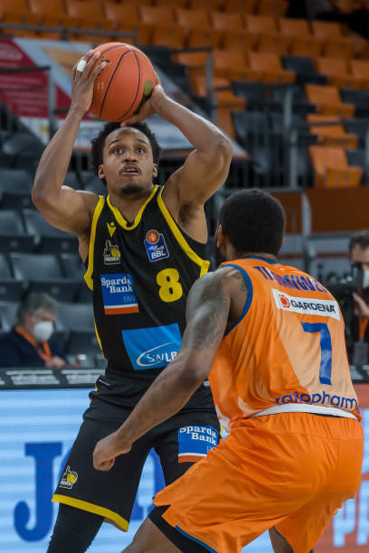 绝对领先的 绝对领先的